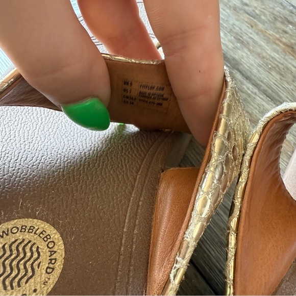 Gold jewel fitflops - Picture 3 of 7
